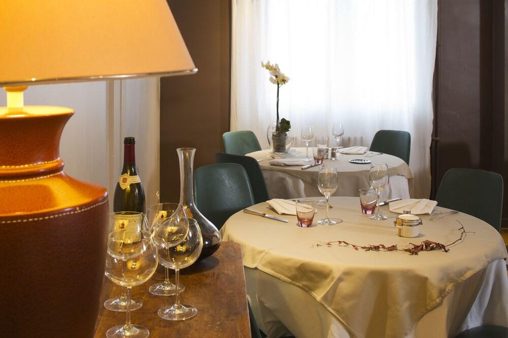 restaurant-cafeteria