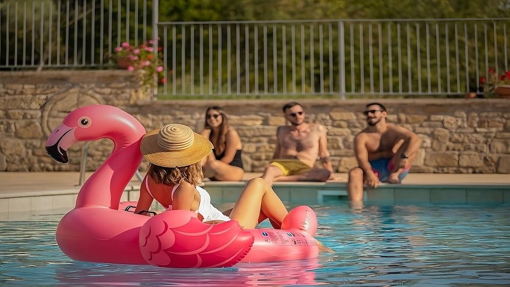 swimming pool spa