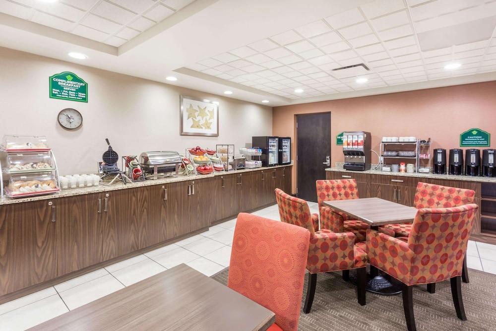 restaurant cafeteria