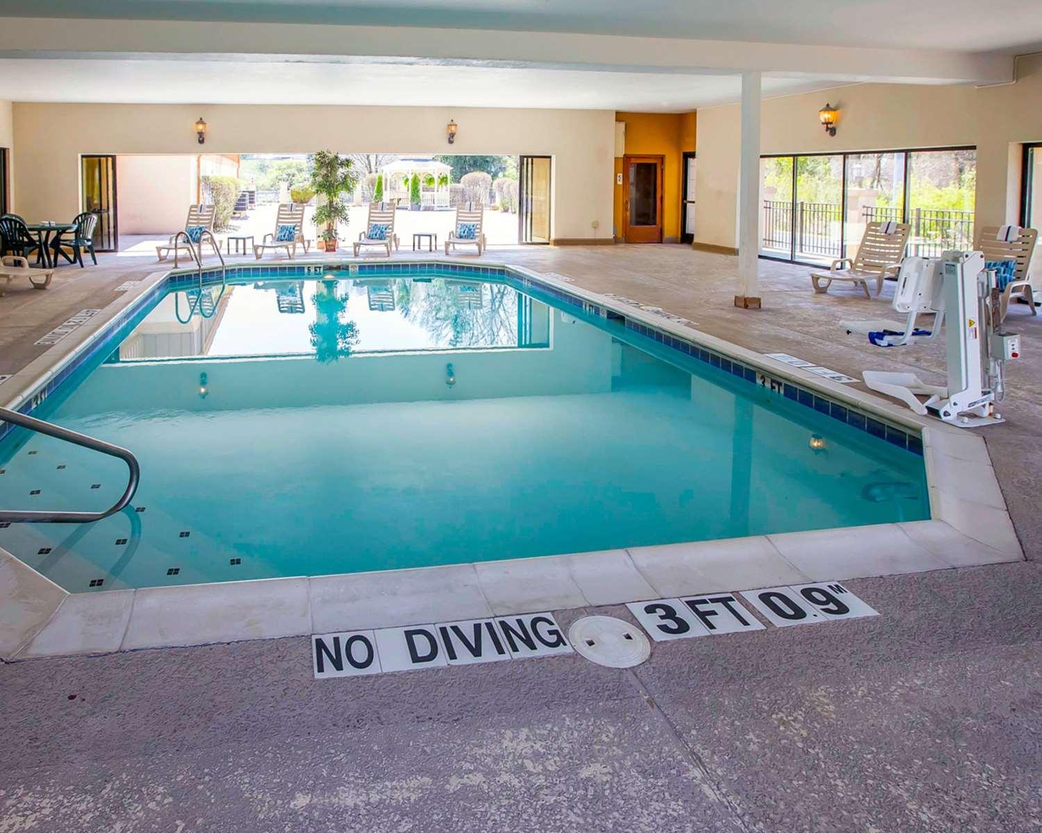 swimming pool spa