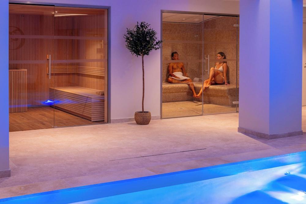 swimming pool spa