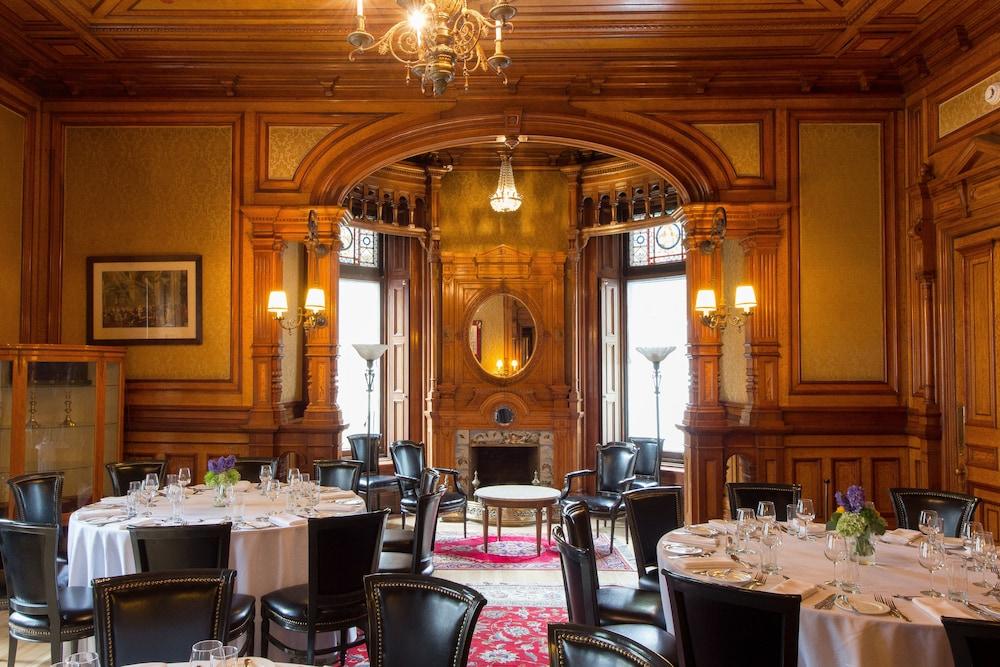 restaurant cafeteria