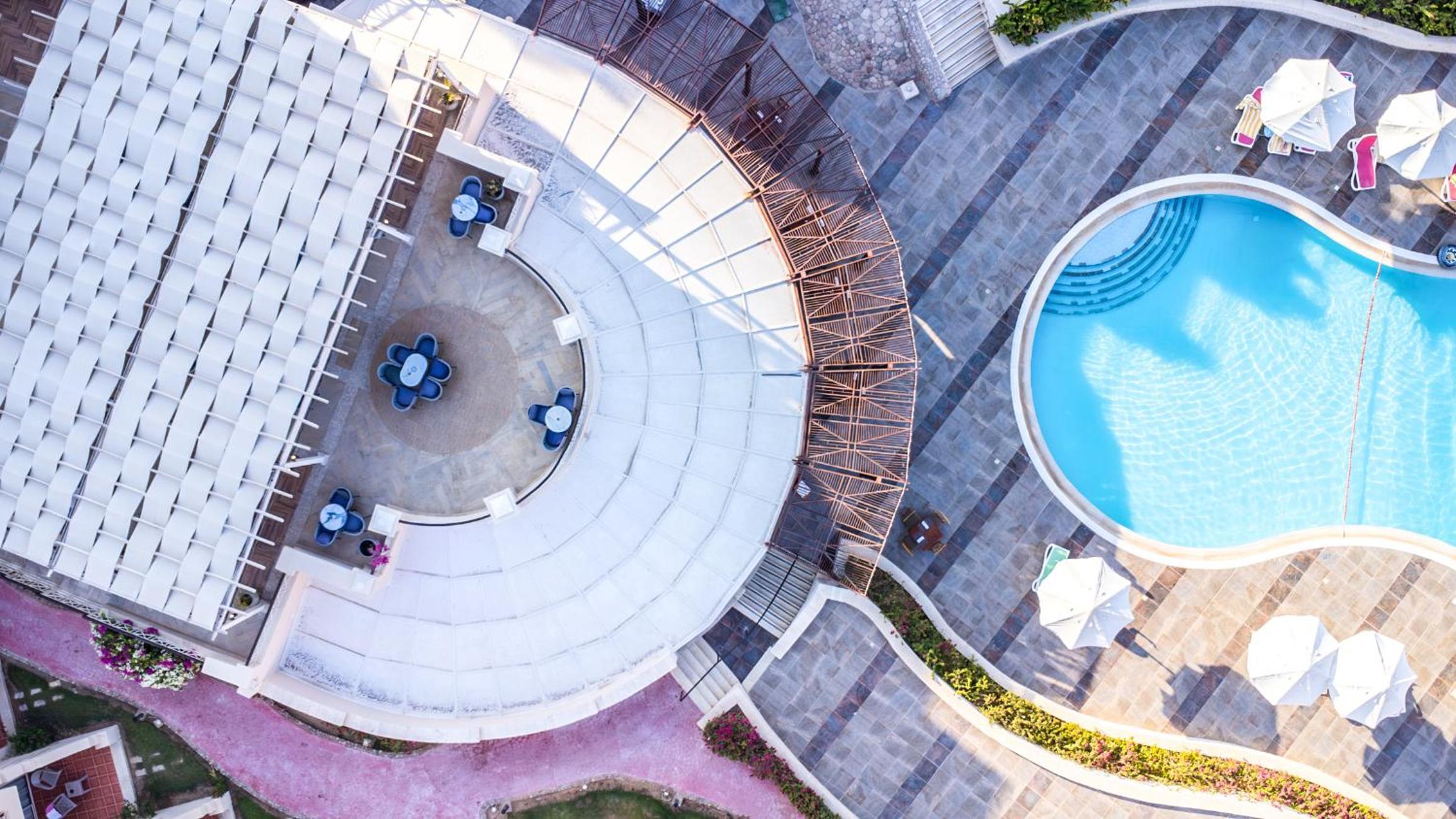 swimming pool spa