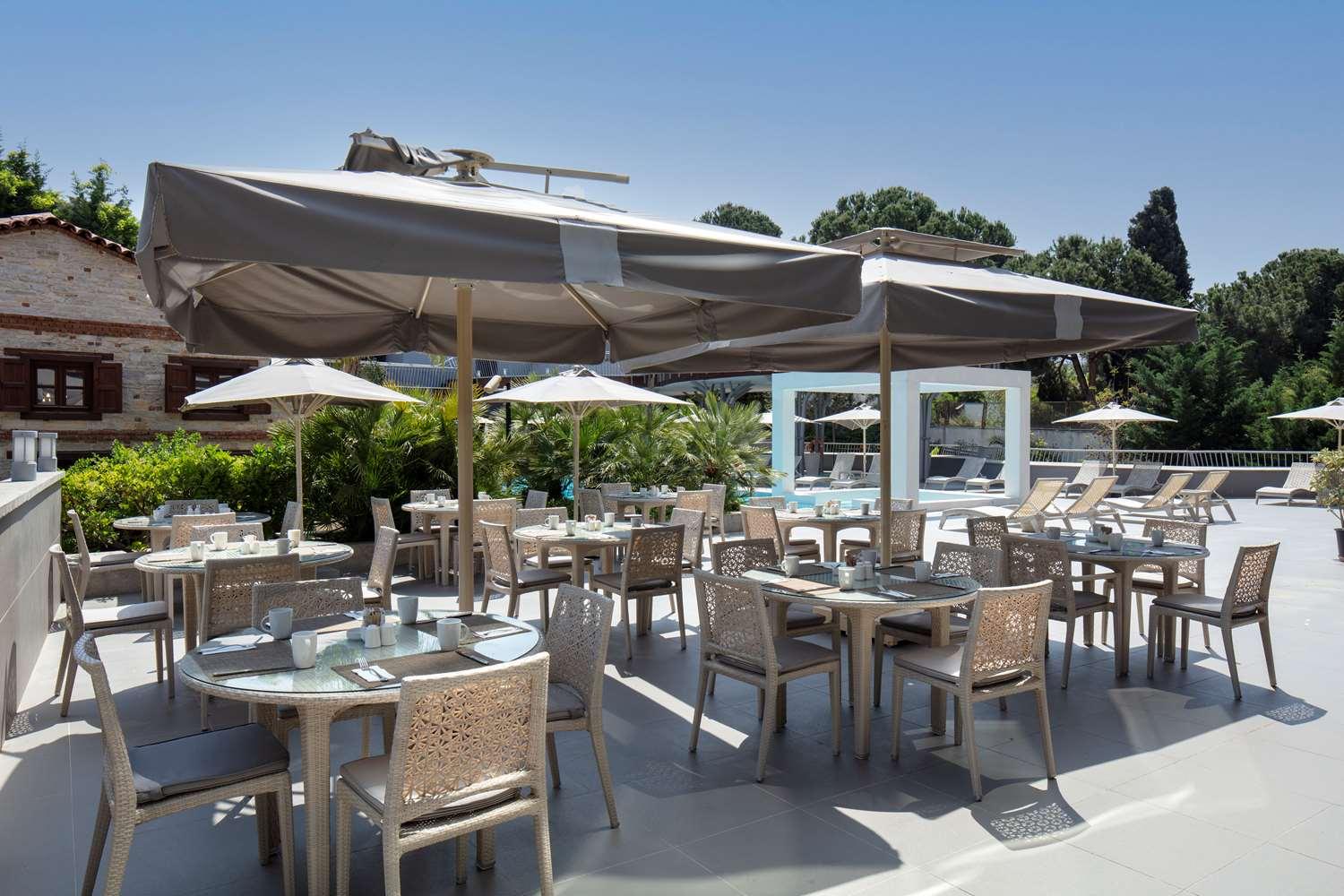 restaurant cafeteria