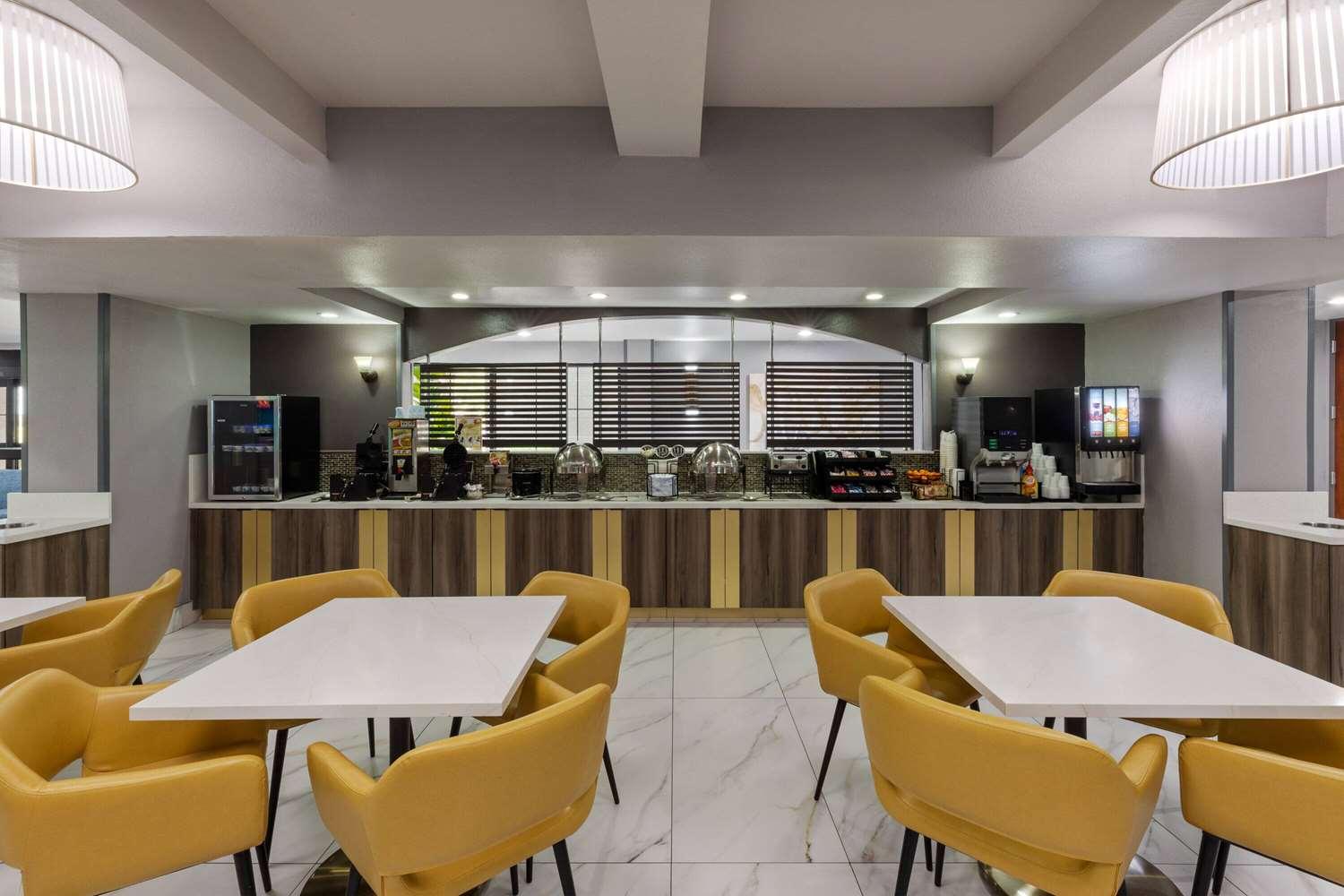 restaurant cafeteria