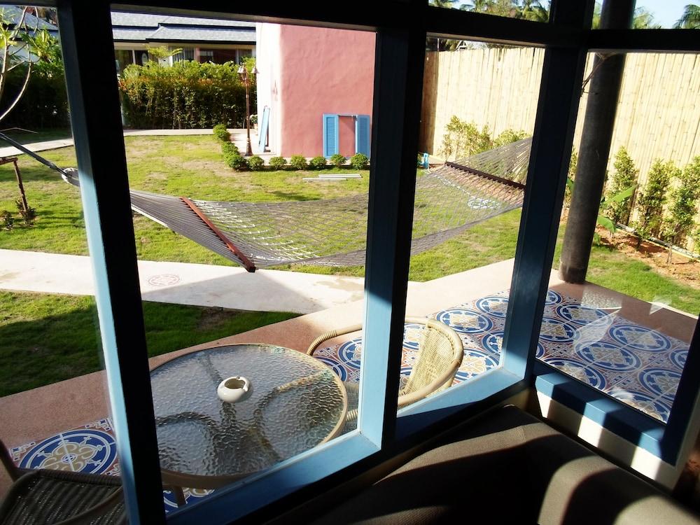 swimming pool spa