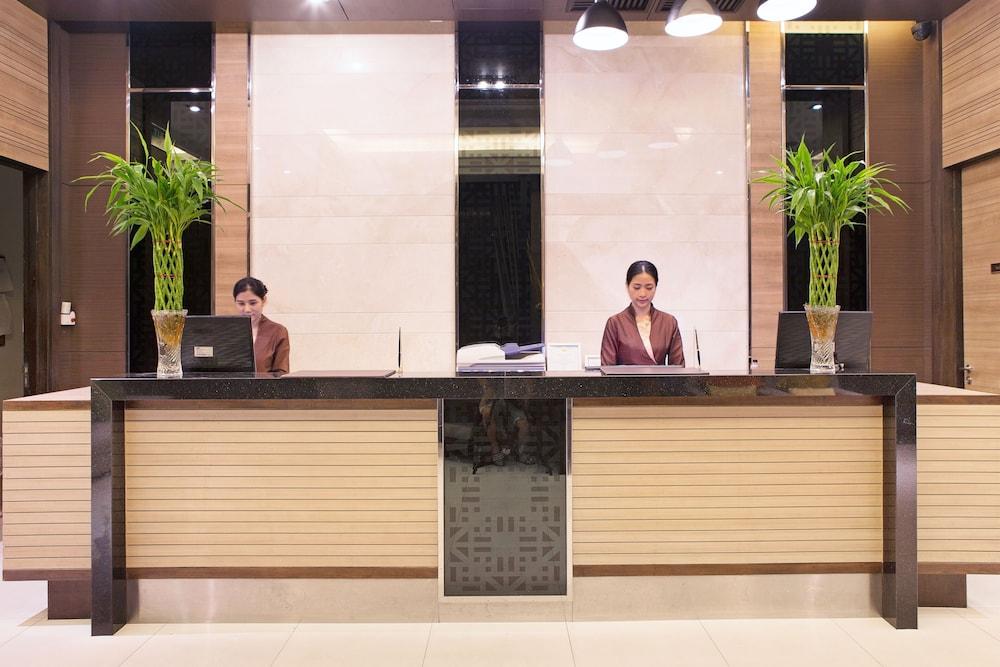 lobby