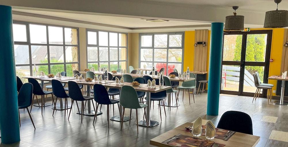 restaurant cafeteria