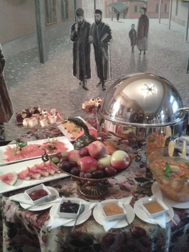 restaurant cafeteria