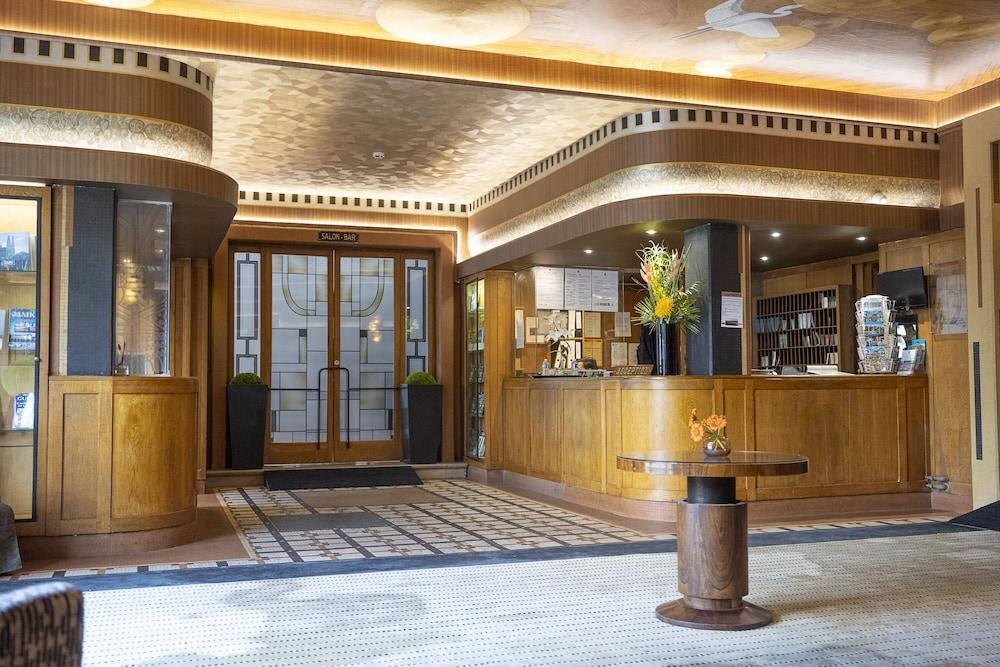 lobby