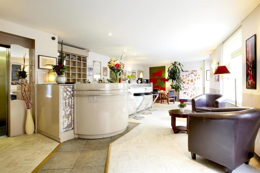 lobby