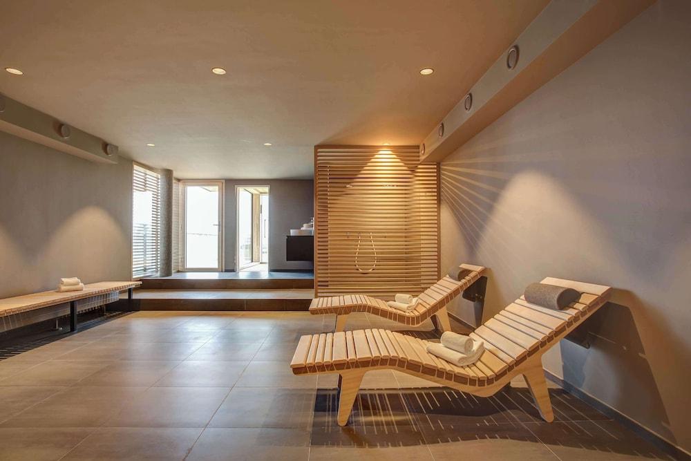 swimming pool spa