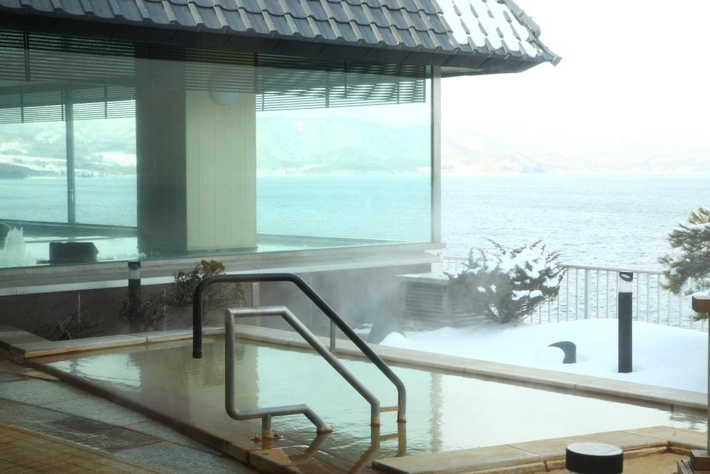 swimming pool spa