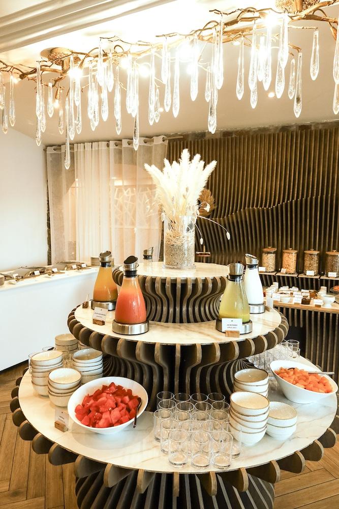 restaurant cafeteria