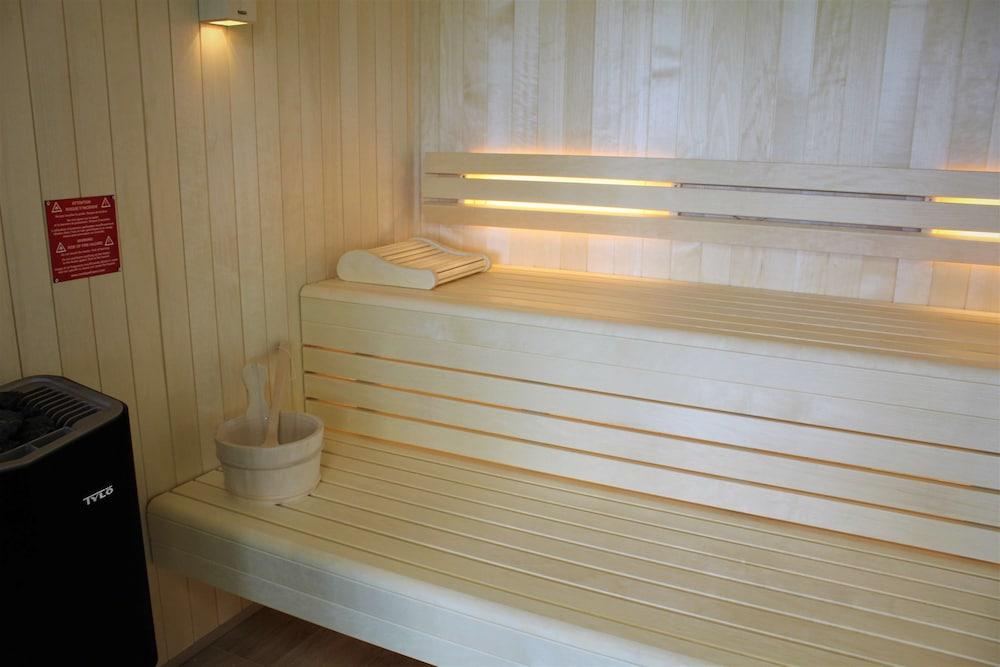 swimming pool spa
