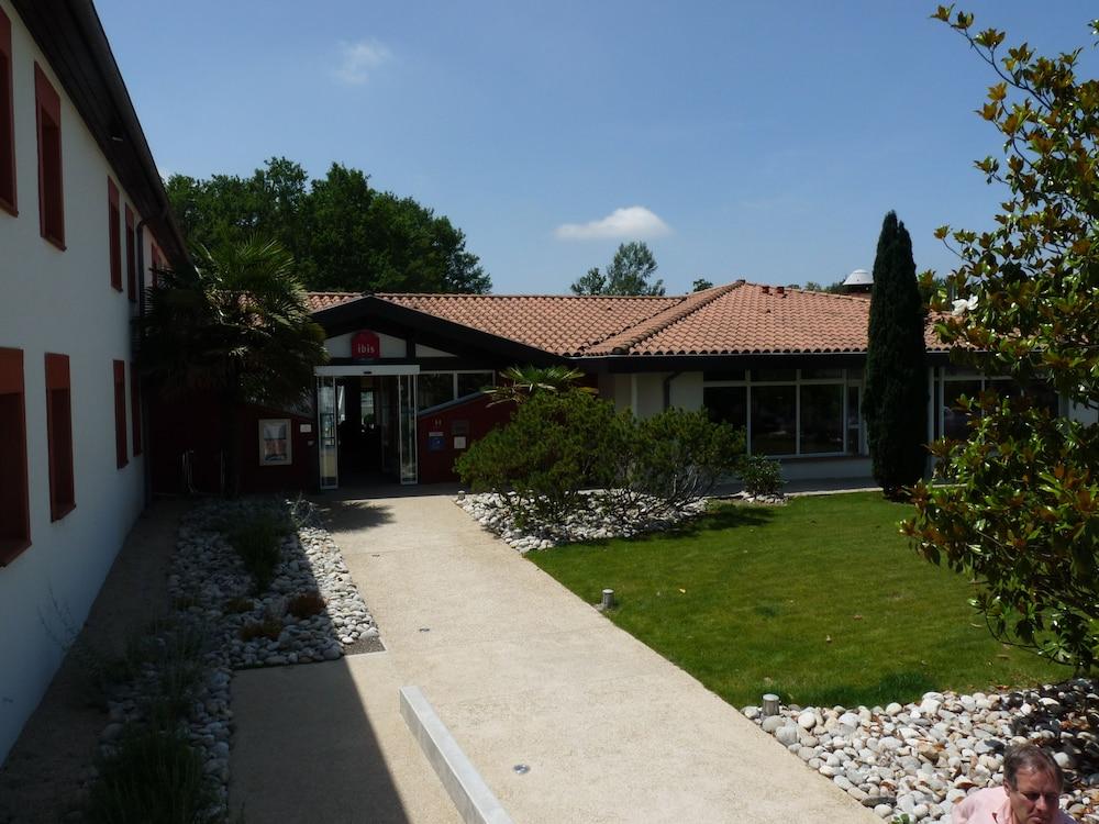 surroundings