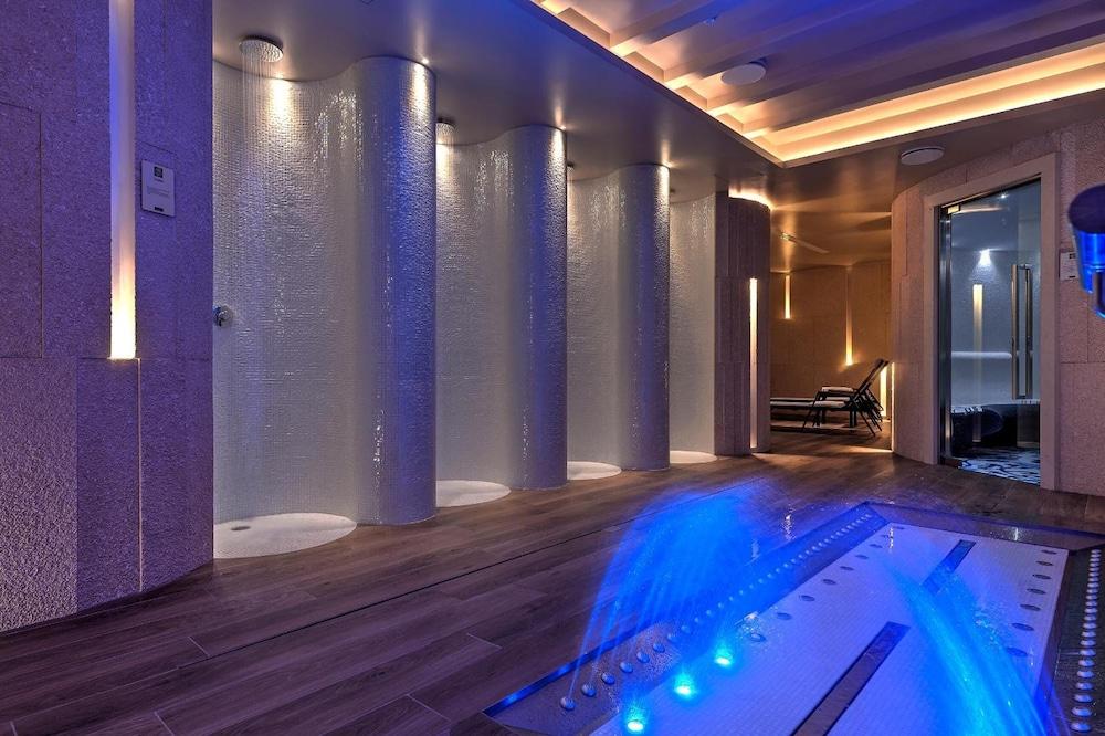 swimming pool spa