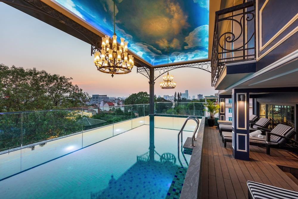 swimming pool spa