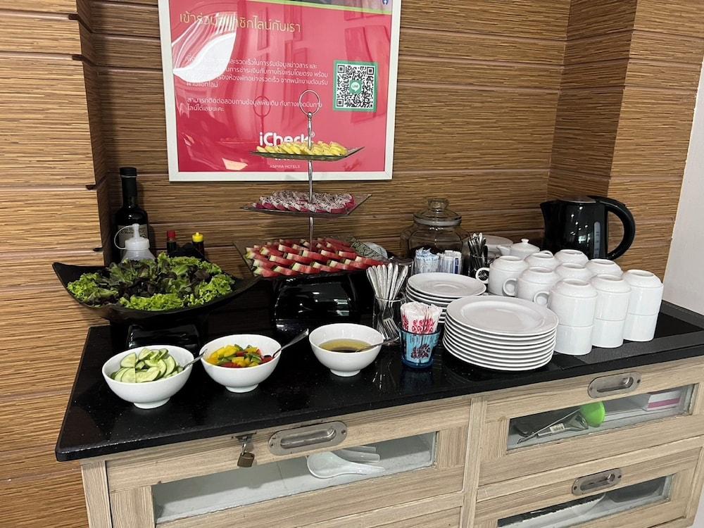 restaurant cafeteria