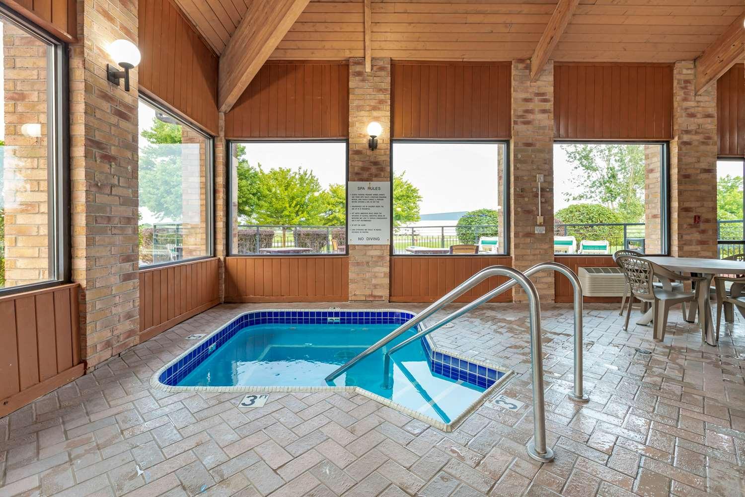swimming pool spa