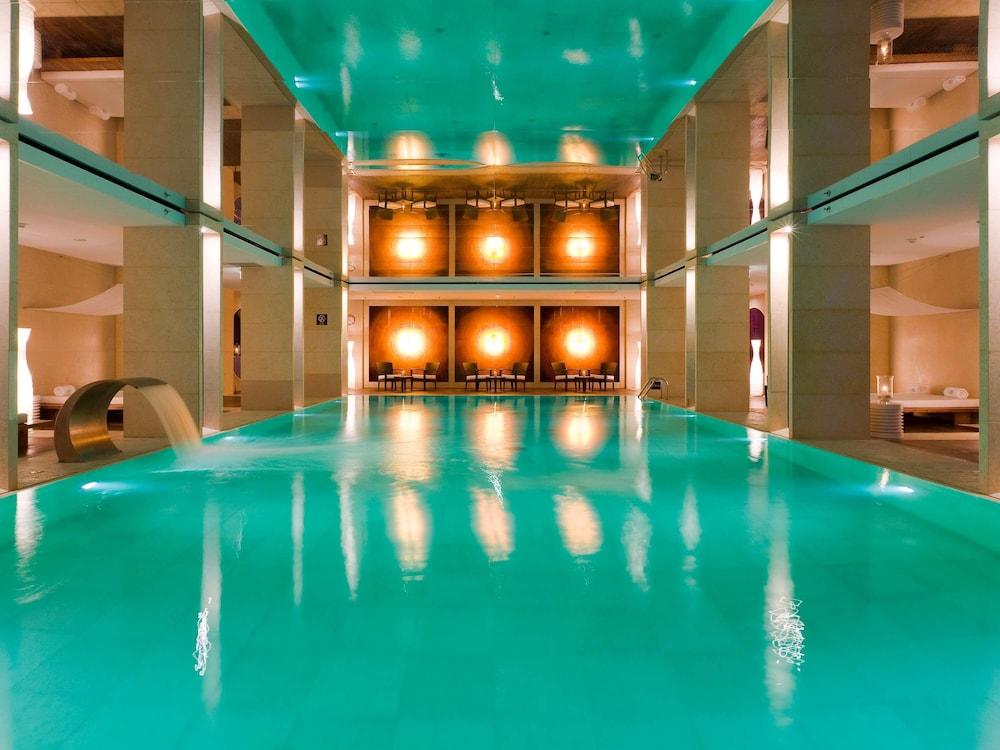 swimming pool spa
