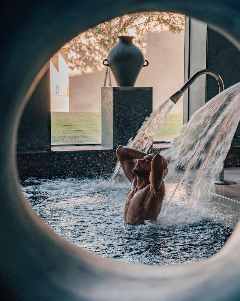 swimming pool spa