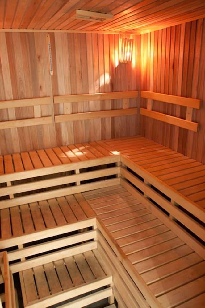 swimming pool spa