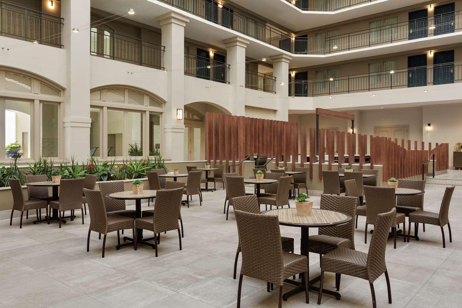restaurant cafeteria