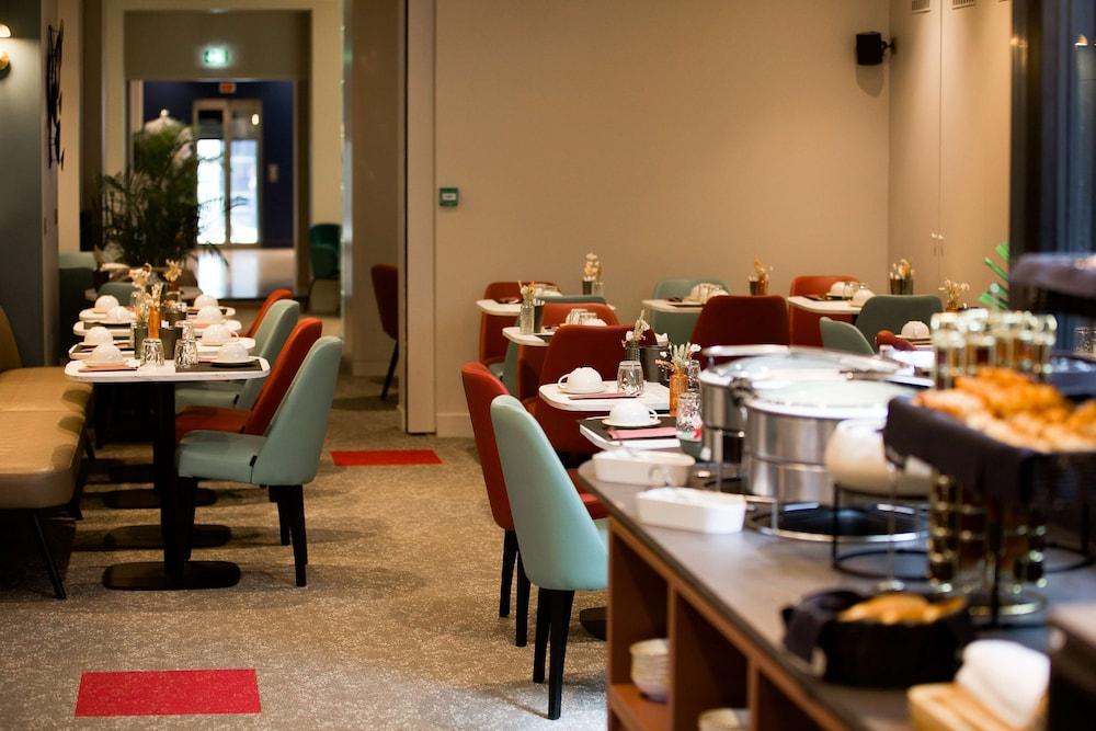 restaurant cafeteria