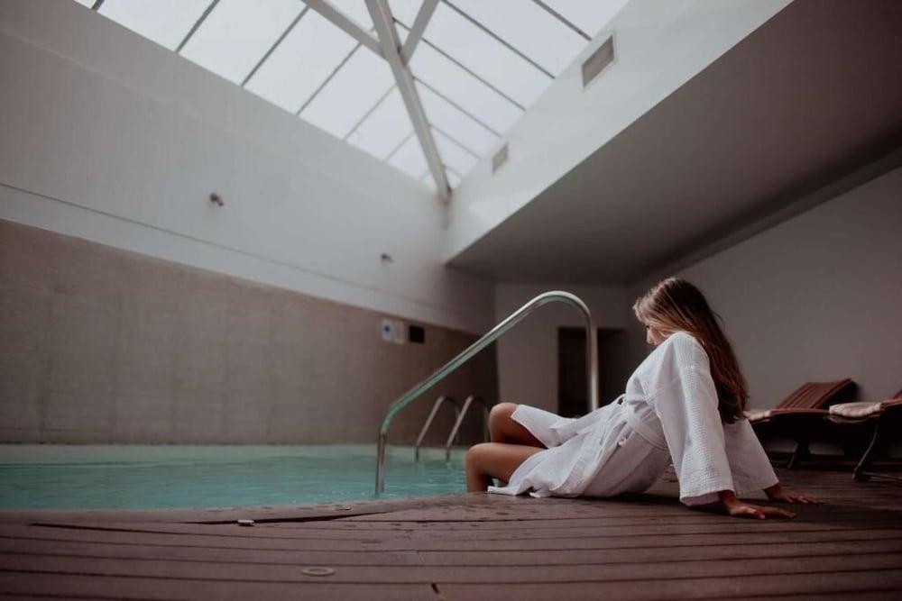 swimming pool spa