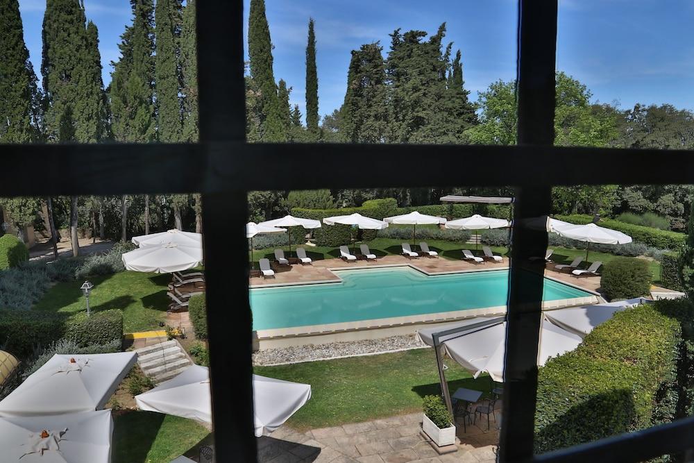 swimming pool spa