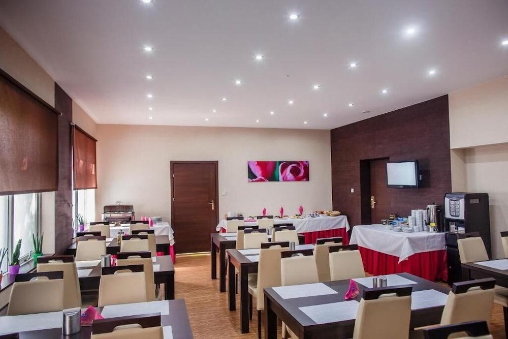 restaurant-cafeteria