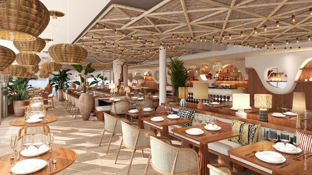 restaurant cafeteria