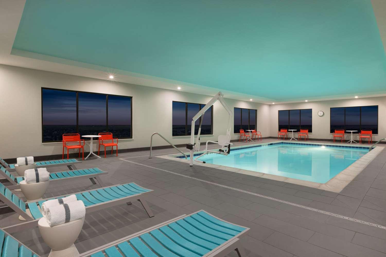 swimming pool spa