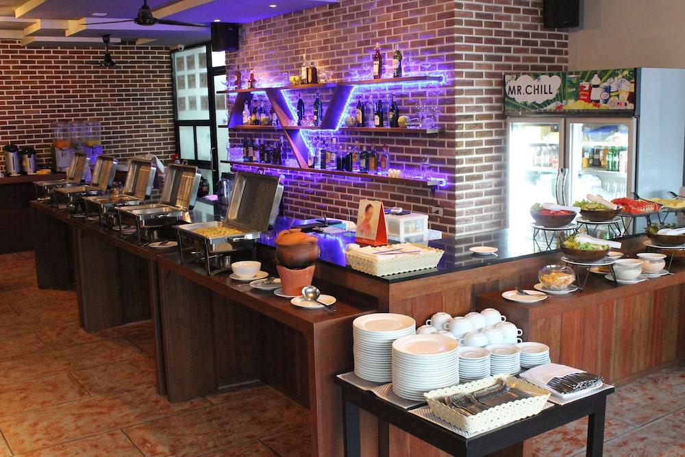 restaurant cafeteria