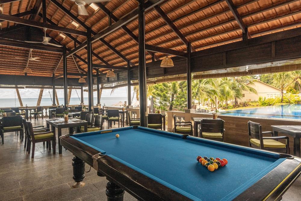 swimming pool spa