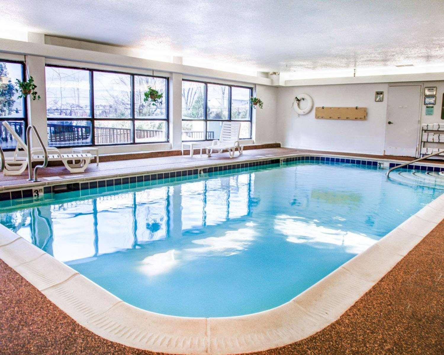 swimming pool spa