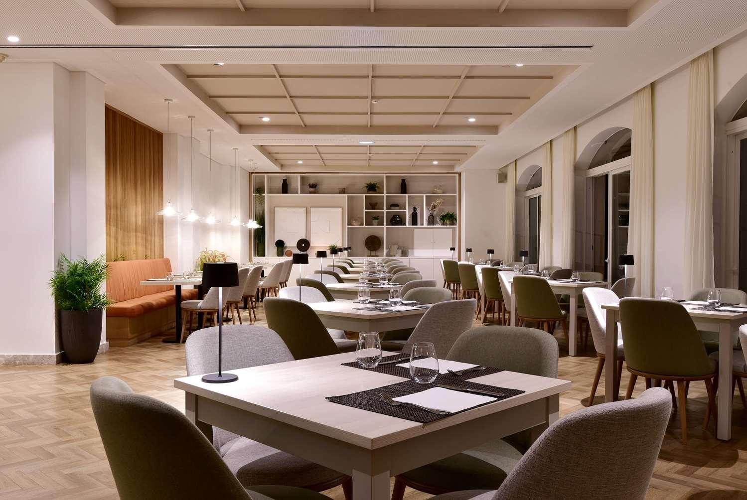 restaurant cafeteria