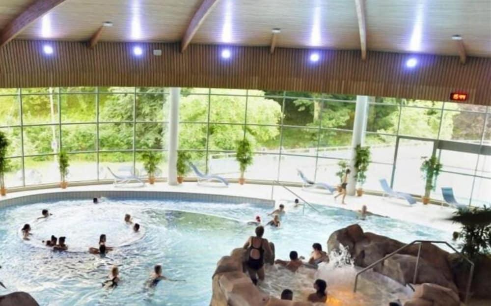 swimming pool spa