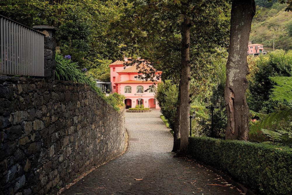 surroundings