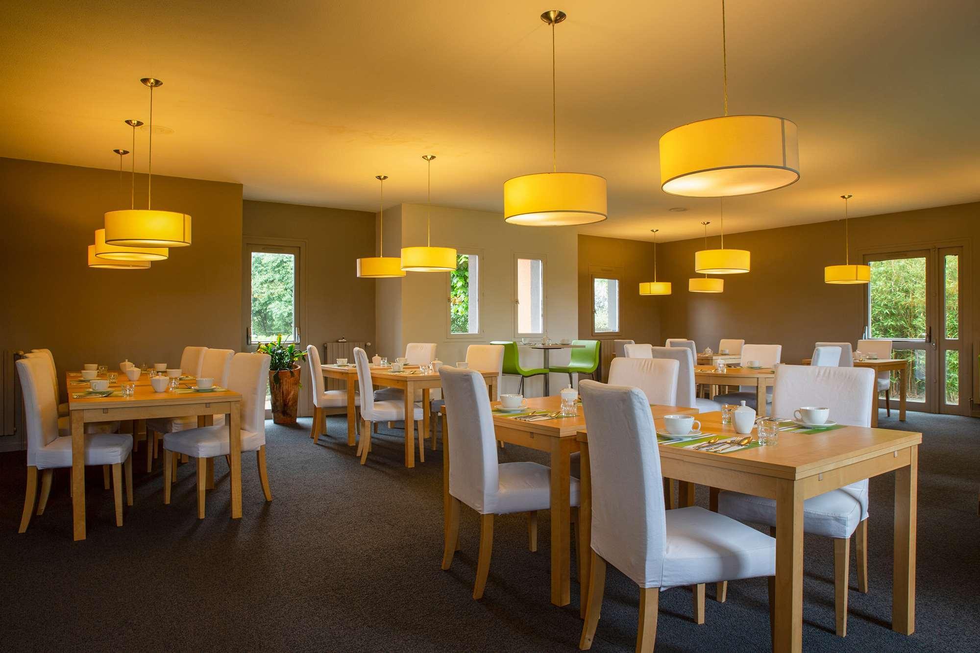restaurant cafeteria