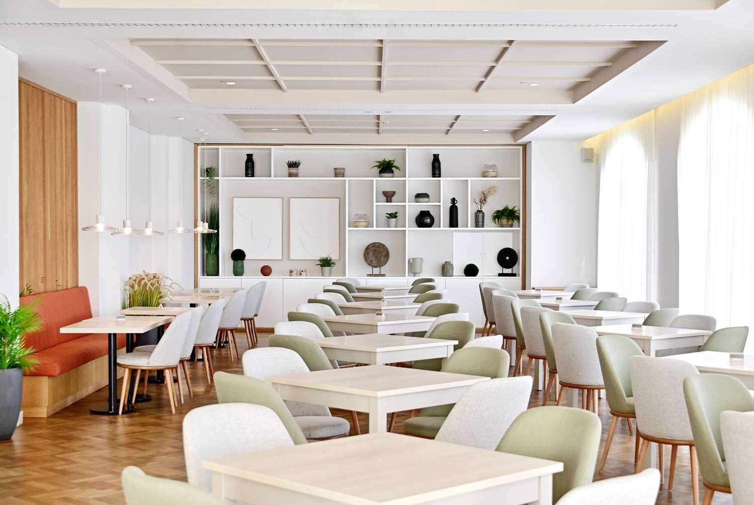 restaurant cafeteria