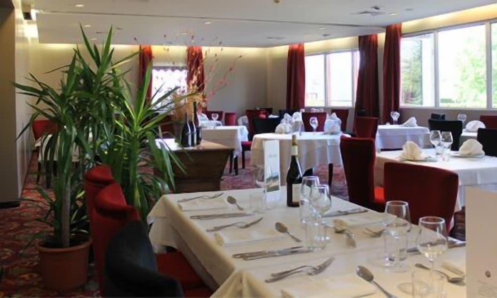 restaurant cafeteria
