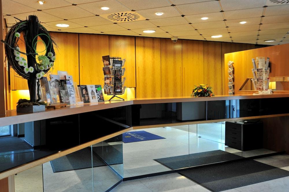 lobby