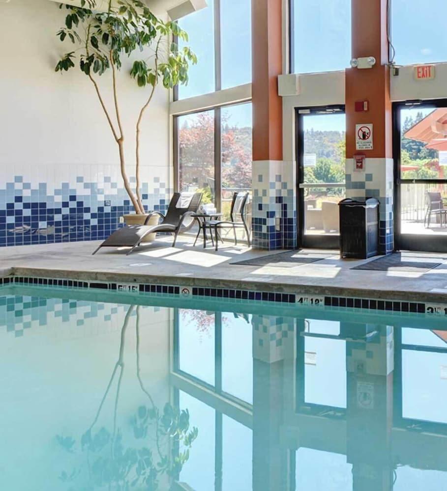 swimming pool spa