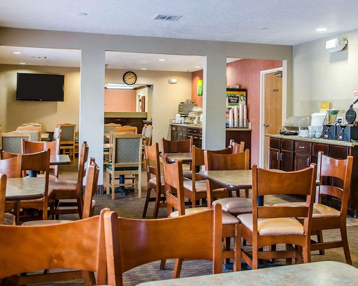 restaurant cafeteria