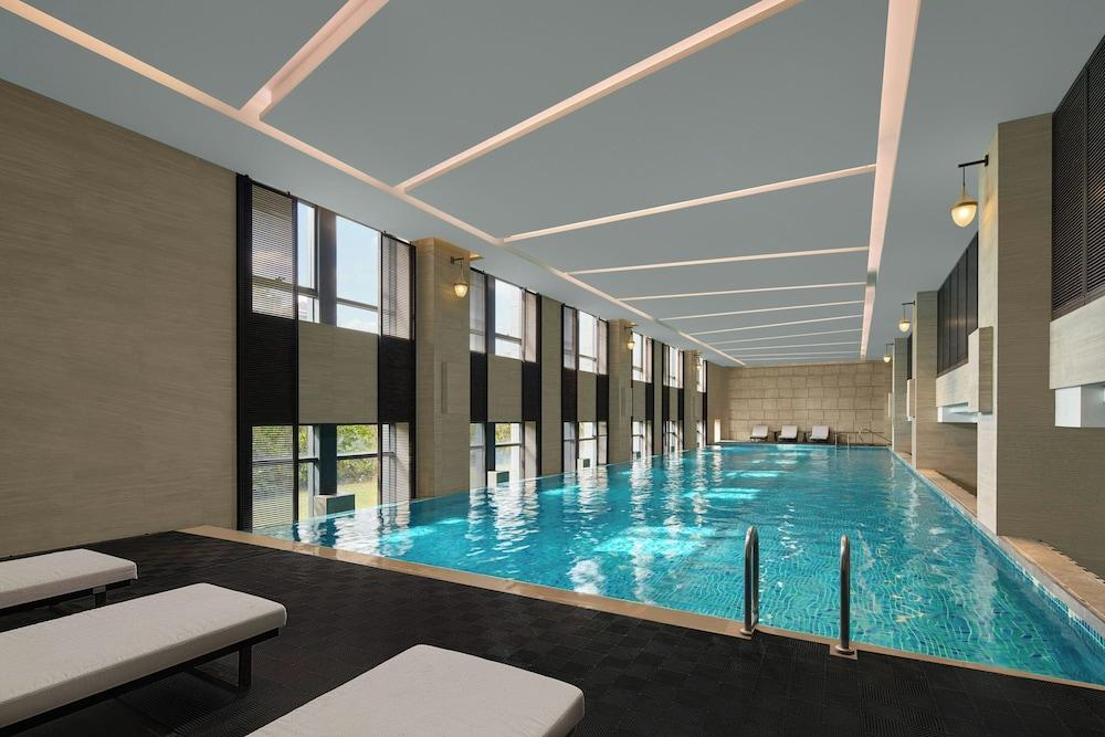 swimming pool spa