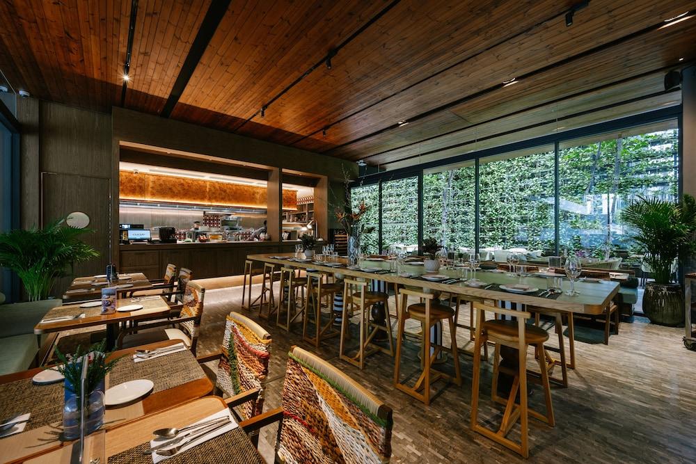 restaurant cafeteria
