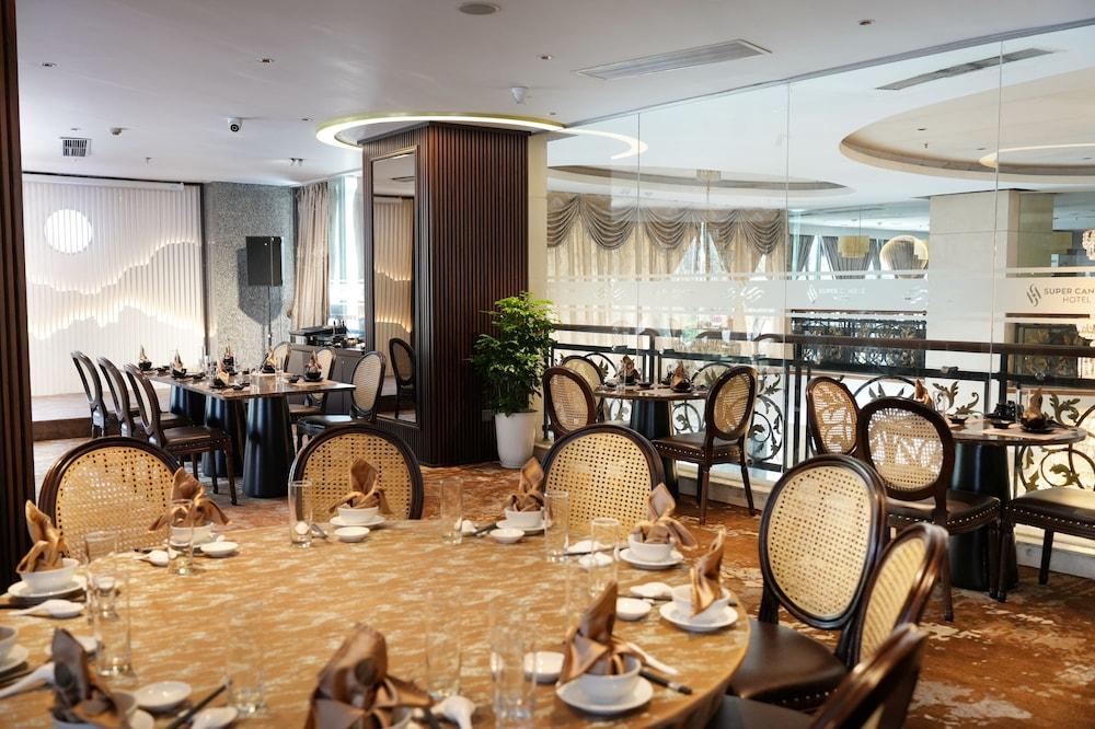 restaurant cafeteria