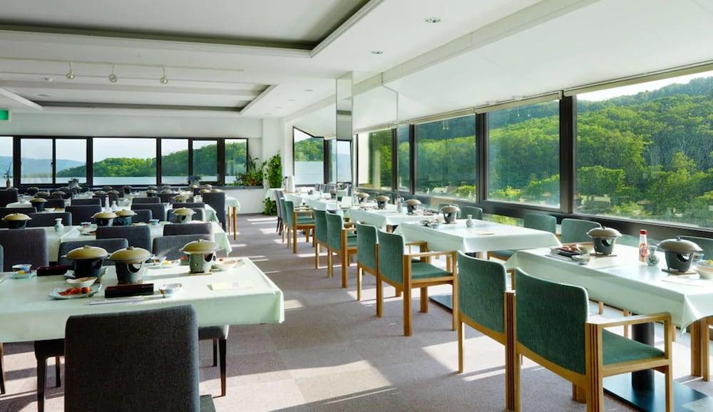 restaurant-cafeteria
